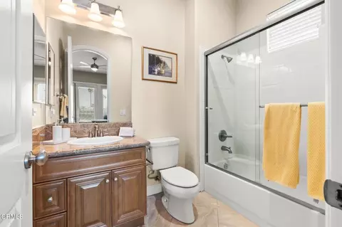 Bath - 3927 W Hemlock St, Oxnard, CA 93035 photo 1 of 5