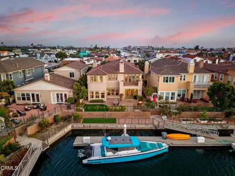 View/Area - 3927 W Hemlock St, Oxnard, CA 93035 photo 1 of 5
