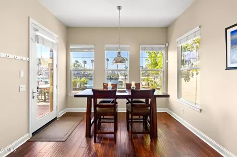 Dining - 3927 W Hemlock St, Oxnard, CA 93035 photo 3 of 3