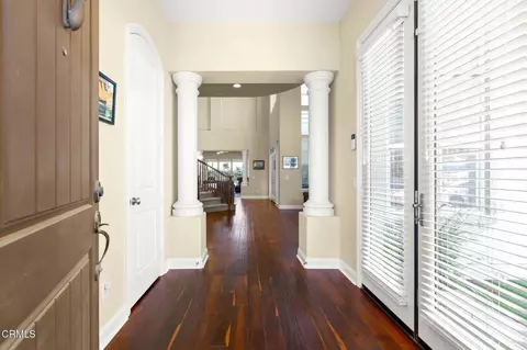 Entry Way - 3927 W Hemlock St, Oxnard, CA 93035 photo 1 of 4