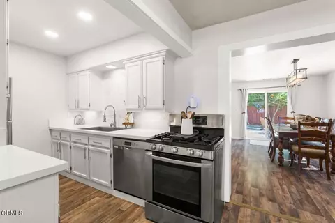 Entry Way - 326 Larmier Ave, Oak View, CA 93022 photo 1 of 1