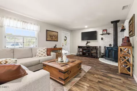 Living - 326 Larmier Ave, Oak View, CA 93022 photo 1 of 2