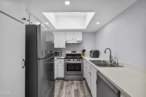 Kitchen - 5206 Longfellow Way, Oxnard, CA 93033 photo 1 of 2