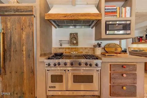 Kitchen - 603 Crestview Dr, Ojai, CA 93023 photo 5 of 7