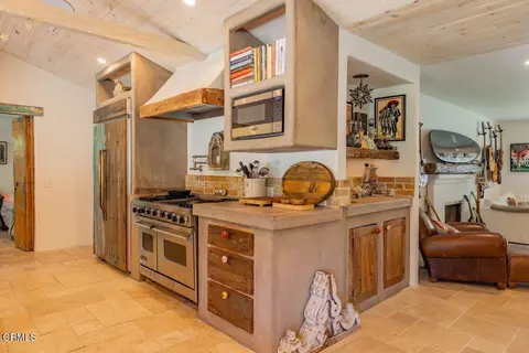 Kitchen - 603 Crestview Dr, Ojai, CA 93023 photo 6 of 7