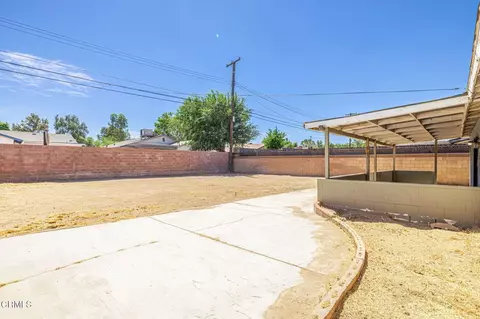Exterior - 44846 Andale Ave, Lancaster, CA 93535 photo 7 of 8
