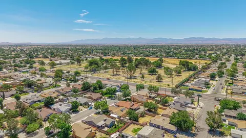 View/Area - 44846 Andale Ave, Lancaster, CA 93535 photo 5 of 6