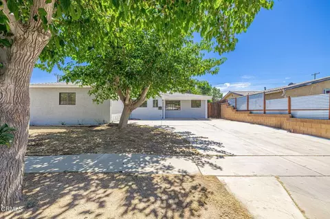Exterior - 44846 Andale Ave, Lancaster, CA 93535 photo 2 of 8