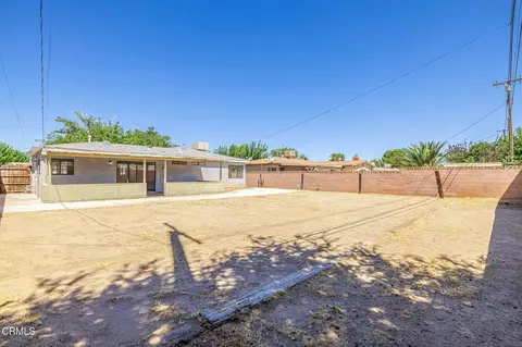 Exterior - 44846 Andale Ave, Lancaster, CA 93535 photo 5 of 8