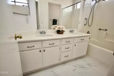 Bath - 492 Calle Mirasol, Camarillo, CA 93010 photo 4 of 4
