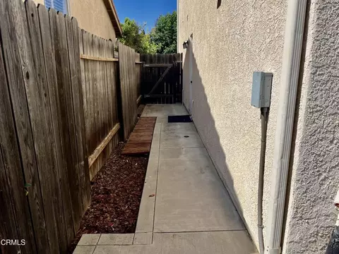 Exterior - 492 Calle Mirasol, Camarillo, CA 93010 photo 6 of 11