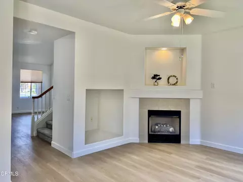 Living - 492 Calle Mirasol, Camarillo, CA 93010 photo 2 of 3