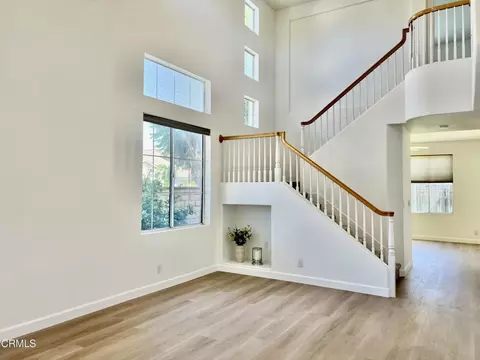 Living - 492 Calle Mirasol, Camarillo, CA 93010 photo 3 of 3
