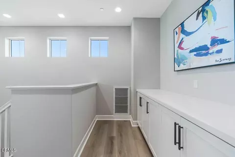 Entry Way - 4995 Inglenook Dr, Camarillo, CA 93012 photo 5 of 6