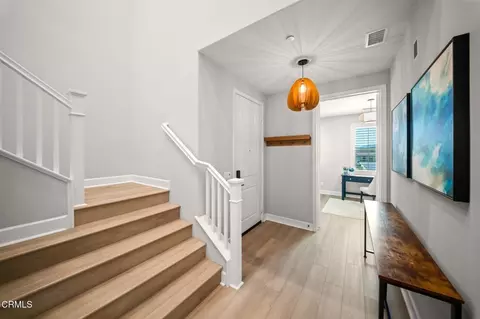 Entry Way - 4995 Inglenook Dr, Camarillo, CA 93012 photo 2 of 4