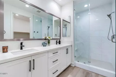Bath - 4995 Inglenook Dr, Camarillo, CA 93012 photo 2 of 3