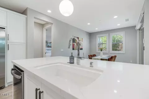 Kitchen - 4995 Inglenook Dr, Camarillo, CA 93012 photo 3 of 4