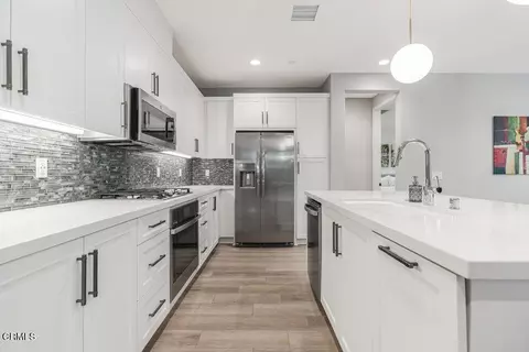 Kitchen - 4995 Inglenook Dr, Camarillo, CA 93012 photo 2 of 4