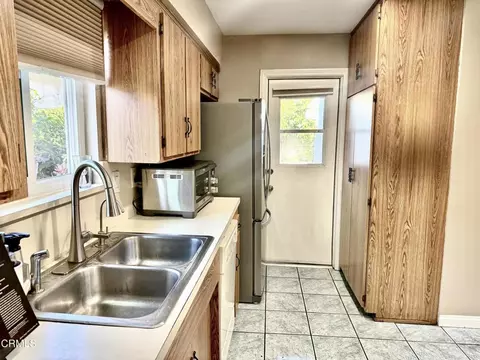 Kitchen - 4400 Hamilton Ave, Oxnard, CA 93033 photo 3 of 3