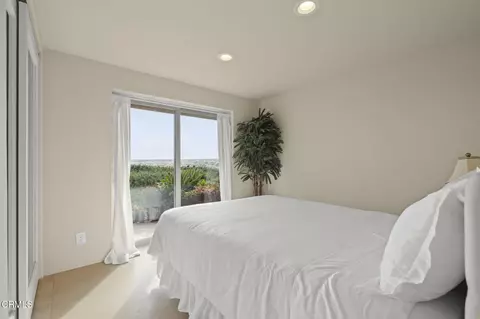 Bedroom - 3629 Ocean Dr, Oxnard, CA 93035 photo 8 of 8
