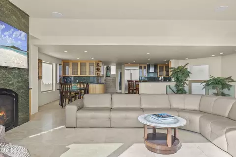 Living - 3629 Ocean Dr, Oxnard, CA 93035 photo 5 of 8