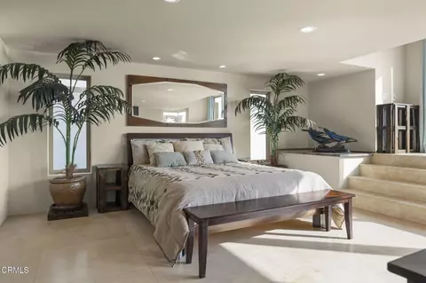Bedroom - 3629 Ocean Dr, Oxnard, CA 93035 photo 2 of 8