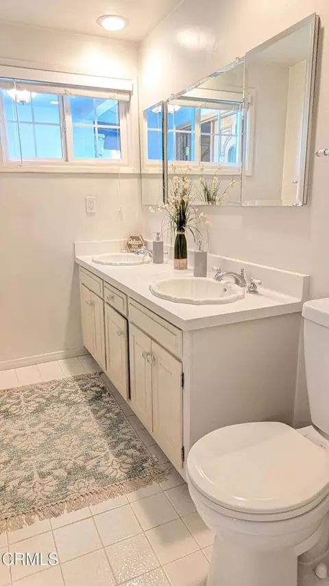 Bath - 7871 E Ring St, Long Beach, CA 90808 photo 5 of 6
