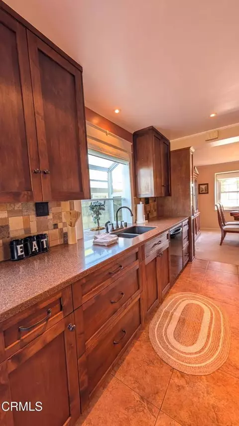 Kitchen - 7871 E Ring St, Long Beach, CA 90808 photo 4 of 7