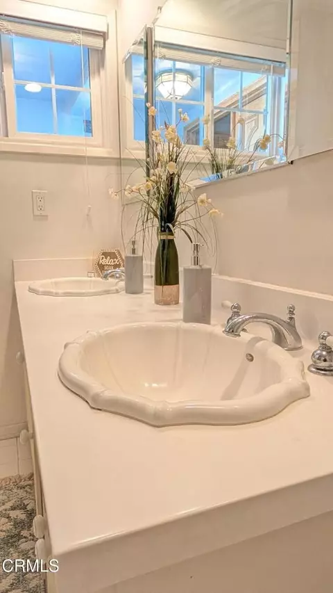 Bath - 7871 E Ring St, Long Beach, CA 90808 photo 6 of 6