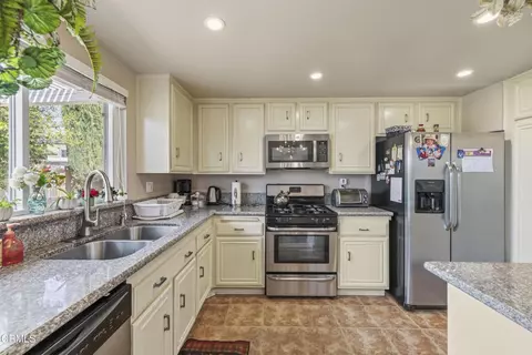 Kitchen - 1855 Alscot Ave, Simi Valley, CA 93063 photo 2 of 5