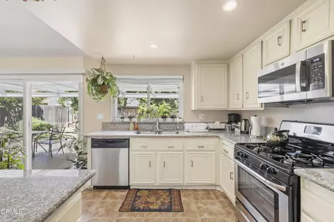 Kitchen - 1855 Alscot Ave, Simi Valley, CA 93063 photo 4 of 5