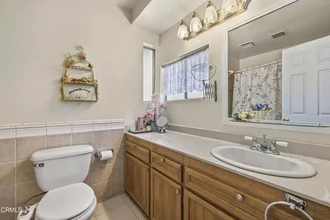Bath - 1855 Alscot Ave, Simi Valley, CA 93063 photo 2 of 3