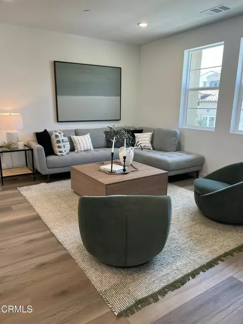 Living - 533 Via Vallarta, Camarillo, CA 93012 photo 3 of 3