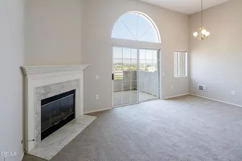 Living - 2913 Antonio Dr #306, Camarillo, CA 93010 photo 3 of 4