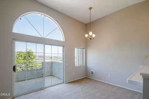 Living - 2913 Antonio Dr #306, Camarillo, CA 93010 photo 2 of 4