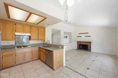 Kitchen - 2105 Lanyard Way, Oxnard, CA 93035 photo 3 of 3