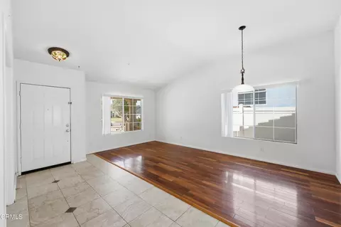 Living - 2105 Lanyard Way, Oxnard, CA 93035 photo 2 of 3