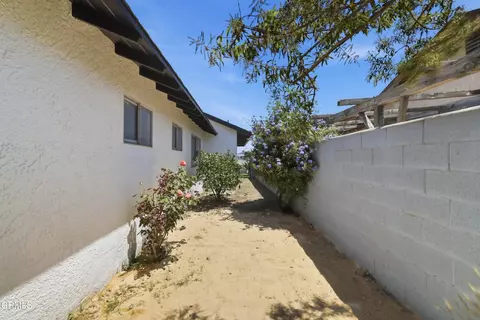Exterior - 3631 La Costa Pl, Oxnard, CA 93033 photo 6 of 7
