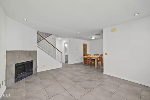 Living - 13912 Mcclure Ave #6, Paramount, CA 90723 photo 4 of 4