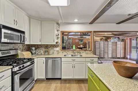 Kitchen - 1121 Sunnyglenn Ave, Ojai, CA 93023 photo 2 of 2