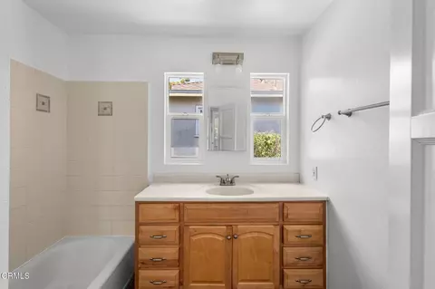 Bath - 302 Douglas Ave, Oxnard, CA 93030 photo 1 of 1