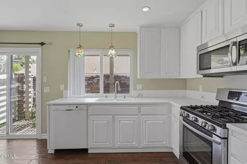 Kitchen - 1089 Old Ranch Rd, Camarillo, CA 93012 photo 4 of 4