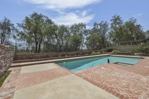 Exterior - 1089 Old Ranch Rd, Camarillo, CA 93012 photo 6 of 8