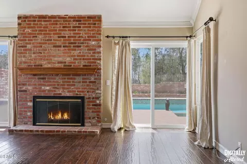 Living - 1089 Old Ranch Rd, Camarillo, CA 93012 photo 7 of 10