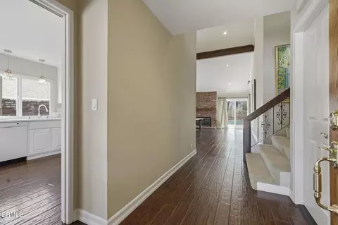 Entry Way - 1089 Old Ranch Rd, Camarillo, CA 93012 photo 3 of 4