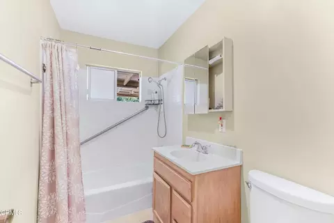 Bath - 1133 Forest Ave, Ojai, CA 93023 photo 1 of 1