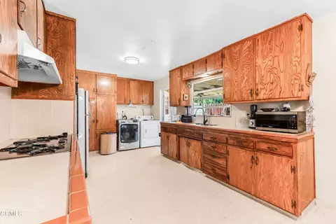 Kitchen - 1133 Forest Ave, Ojai, CA 93023 photo 2 of 3