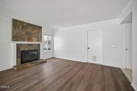 Living - 1615 Old Ranch Rd, Camarillo, CA 93012 photo 5 of 7