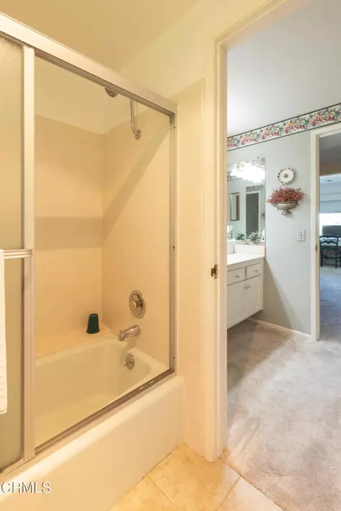 Bath - 730 Piropo Ct, Camarillo, CA 93010 photo 2 of 4