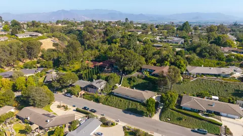View/Area - 730 Piropo Ct, Camarillo, CA 93010 photo 5 of 12
